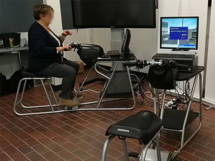 Conduite préventive sur simulateur deux-roues (scooter)